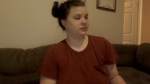 ElinaReign   online show from 7, 1, 2026