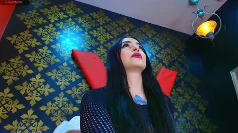 Elinne hendrix  online show from 9, 11, 2025