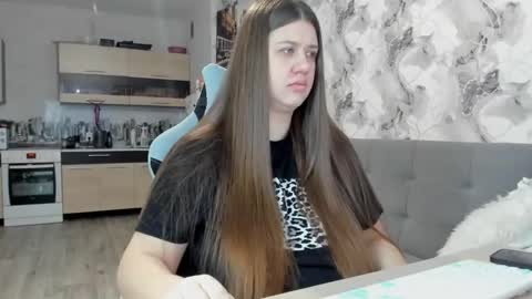 Aletta Oushen online show from 4, 12, 2025