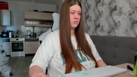 Aletta Oushen online show from 14, 12, 2025