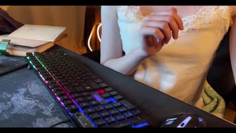 Elisa North online show from 29, 1, 2025