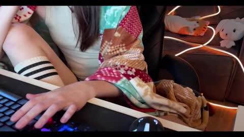 Elisa North online show from 30, 1, 2025