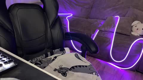 Elisa North online show from 8, 2, 2025