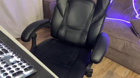 Elisa North online show from 11, 2, 2025