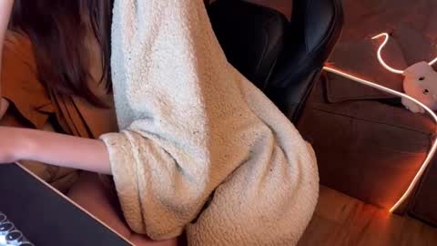 Elisa North online show from 19, 2, 2025