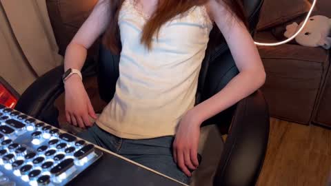 Elisa North online show from 3, 3, 2025