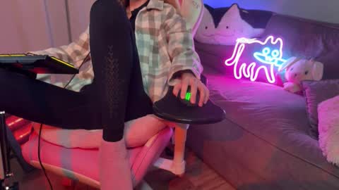 Elisa North online show from 30, 9, 2025