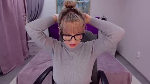 Snapshot of elisabethmills chatting on 24, 1, 2025 Elisabeth online show from 24, 1, 2025