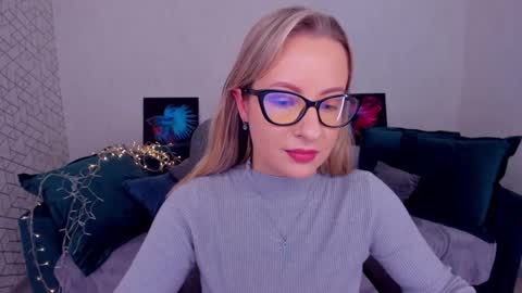 Snapshot of elisabethmills chatting on 12, 3, 2025 Elisabeth online show from 12, 3, 2025