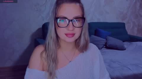 Snapshot of elisabethmills chatting on 15, 10, 2025 Elisabeth online show from 15, 10, 2025