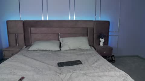 Elison online show from 30, 1, 2025