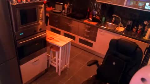 Snapshot of elise_tv chatting on 30, 11, 2025 Barbie online show from 30, 11, 2025