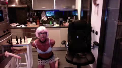 Snapshot of elise_tv chatting on 31, 1, 2026 Barbie online show from 31, 1, 2026