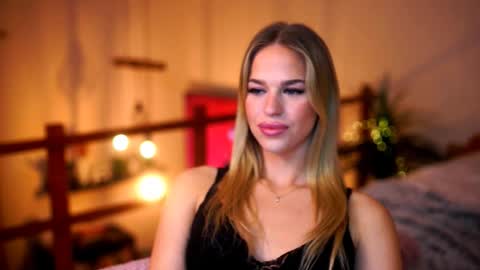 Snapshot of elister_alison chatting on 30, 10, 2025 Sunflower online show from 30, 10, 2025