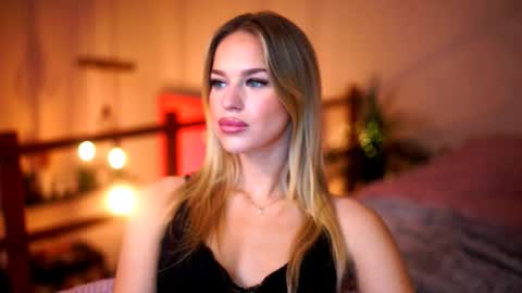 Snapshot of elister_alison chatting on 6, 11, 2025 Sunflower online show from 6, 11, 2025