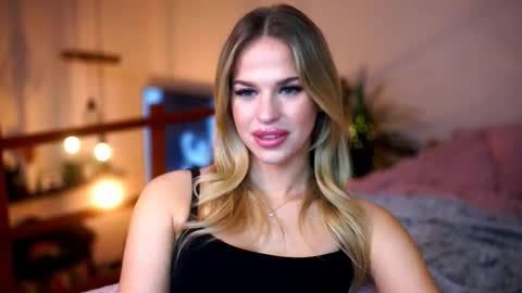 Snapshot of elister_alison chatting on 9, 11, 2025 Sunflower online show from 9, 11, 2025