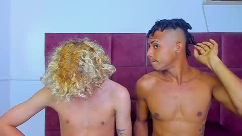 Valentino Konny y Jhon online show from 9, 6, 2026