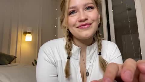 Stephanie online show from 19, 12, 2025