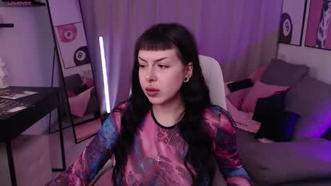 Ari online show from 2, 12, 2025