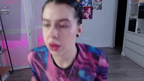 Ari online show from 8, 2, 2025