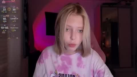 Snapshot of eliza_sadcat chatting on 22, 10, 2025 Elizabeth online show from 22, 10, 2025