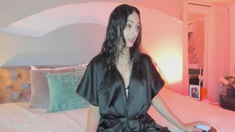 Snapshot of elizabeth_clark_ chatting on 28, 10, 2025 Eli online show from 28, 10, 2025