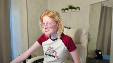 Snapshot of elizabeth_harpper chatting on 31, 10, 2025 Elizabeth online show from 31, 10, 2025