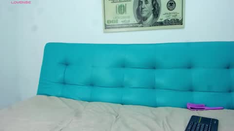 Snapshot of elizabeth_lamer chatting on 4, 12, 2025 Elizabeth Lamer online show from 4, 12, 2025