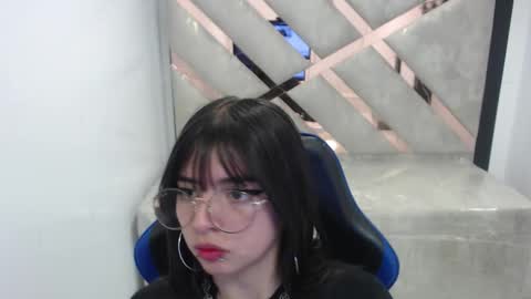 Snapshot of elizabeth_t_ chatting on 5, 2, 2026 Elizabeth online show from 5, 2, 2026