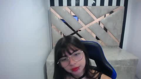 Snapshot of elizabeth_t_ chatting on 10, 2, 2026 Elizabeth online show from 10, 2, 2026