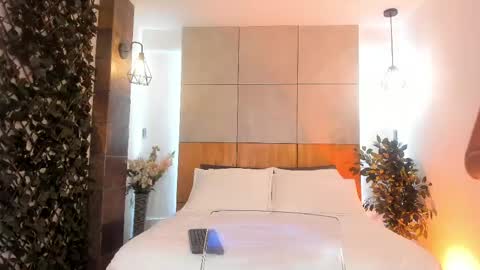   online show from 14, 4, 2026