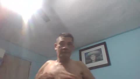 Snapshot of eljim323323 chatting on 7, 11, 2025 eljim323323 online show from 7, 11, 2025