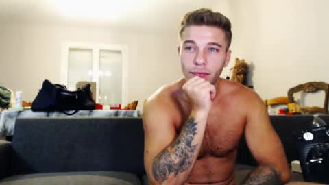 Snapshot of elkafit28 chatting on 9, 7, 2026 elkafit28 online show from 9, 7, 2026