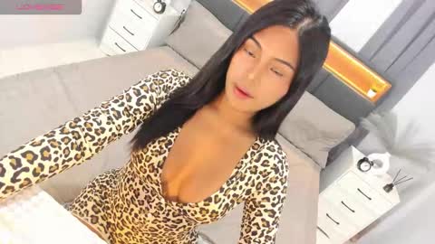 Snapshot of ella______ chatting on 9, 9, 2025 Ella online show from 9, 9, 2025