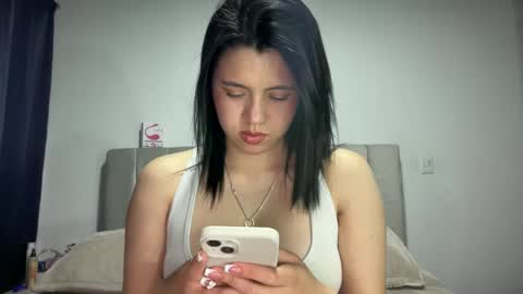 Snapshot of ella_aq chatting on 17, 1, 2025 Ella online show from 17, 1, 2025