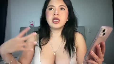 Snapshot of ella_aq chatting on 1, 10, 2025 Ella online show from 1, 10, 2025