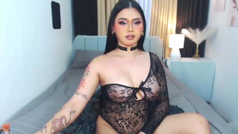 HI ITS ME ELLA online show from 24, 2, 2025