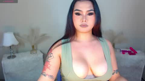 HI ITS ME ELLA online show from 1, 12, 2025