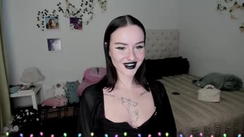 ELLA online show from 15, 12, 2025