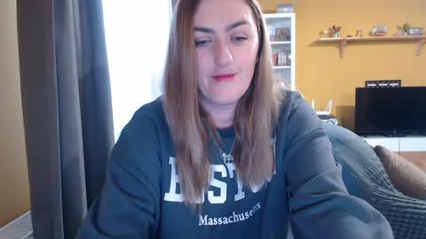 Ella  Max online show from 28, 1, 2025