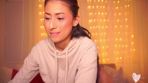 Snapshot of ella_owen chatting on 19, 1, 2025 ELLA OWEN online show from 19, 1, 2025