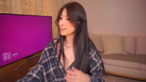 Snapshot of ella_owen chatting on 6, 2, 2025 ELLA OWEN online show from 6, 2, 2025