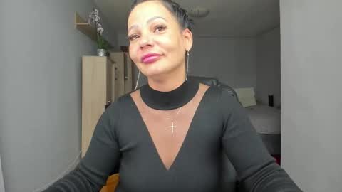 Snapshot of ella_sweety0 chatting on 15, 10, 2025 Ella online show from 15, 10, 2025