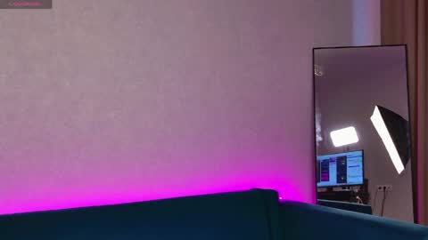 ellacanny online show from 9, 4, 2026