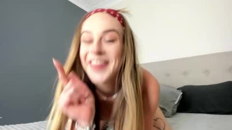 ellaaaa online show from 5, 4, 2026