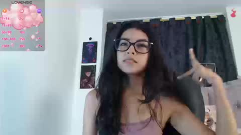 Snapshot of ellajonz chatting on 24, 9, 2025 Ella Amoneth online show from 24, 9, 2025