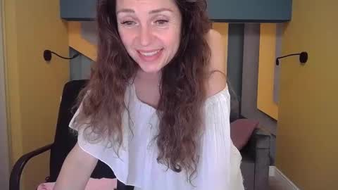 EllaLongs online show from 8, 12, 2024