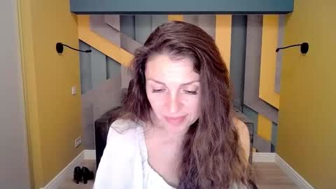 EllaLongs online show from 15, 2, 2025