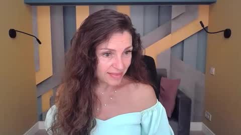 EllaLongs online show from 13, 9, 2025