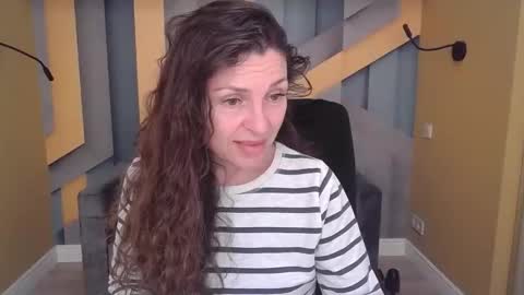 EllaLongs online show from 2, 11, 2025